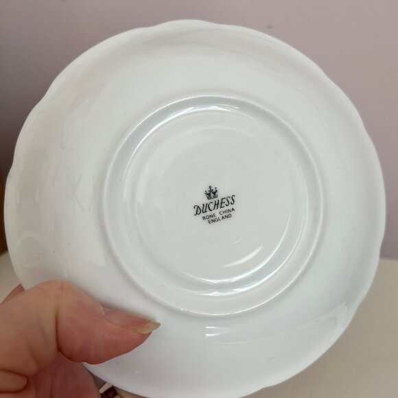 Vintage Bone China Teacup and Saucer by Duchess Made in England - Picture 4 of 4